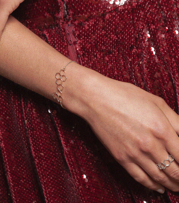 Atelier Paulin x Comedie-Francaise Bijoux fil d'or Gold filled 24 carats ruche alveole emblème bracelet et bague