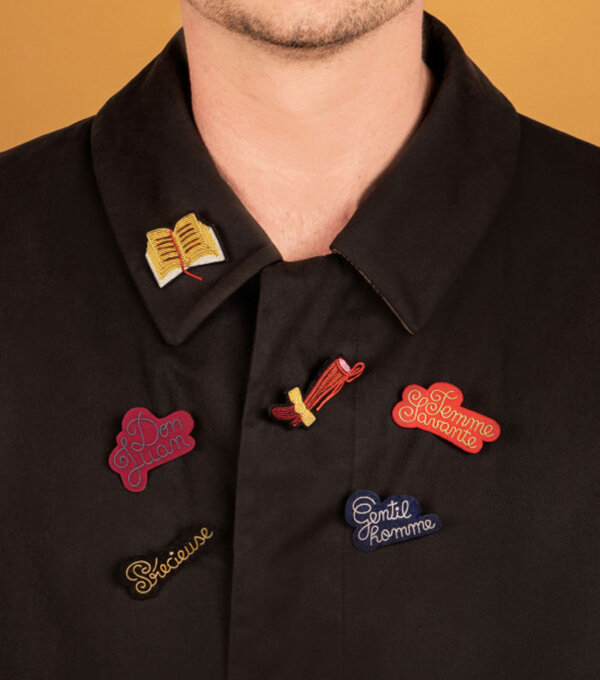 Macon et Lesquoy x Comedie Francaise - Broche brodée a la main - accessoire mode - idee cadeau theatre - ensemble